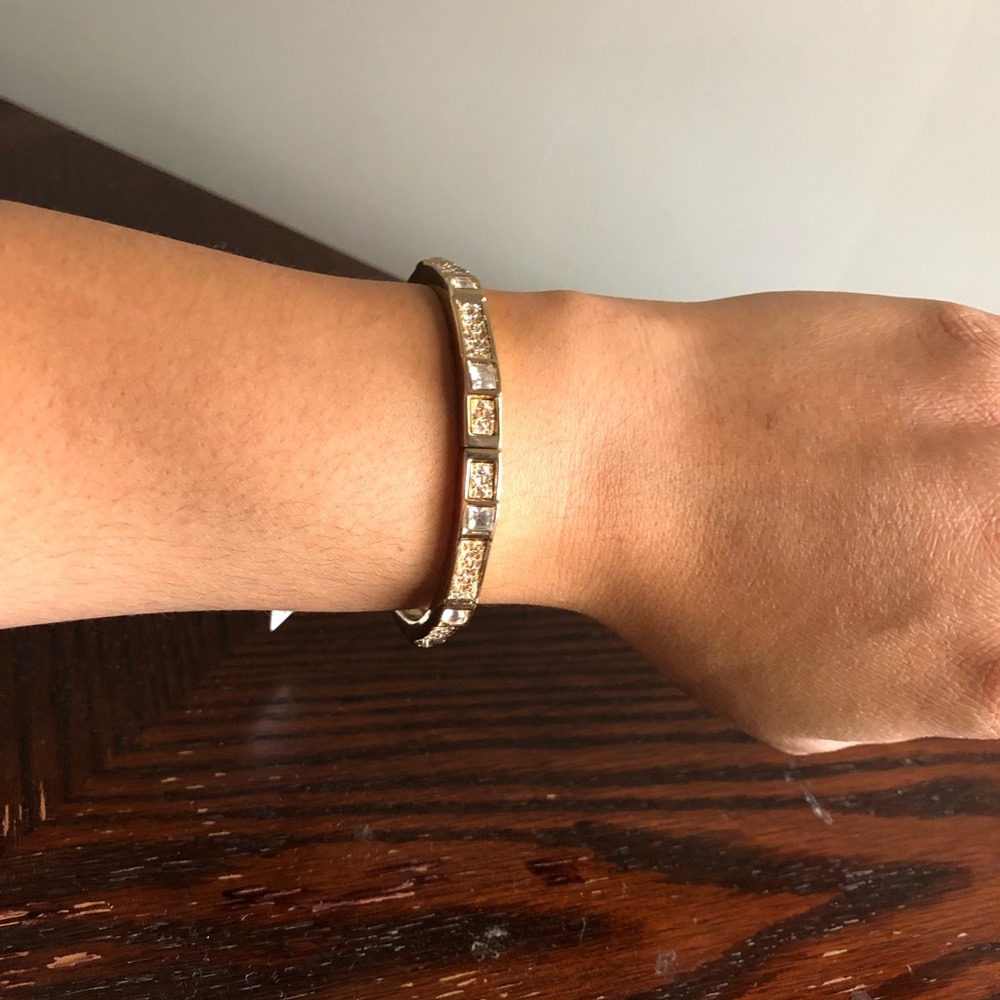 Bangle bracelet